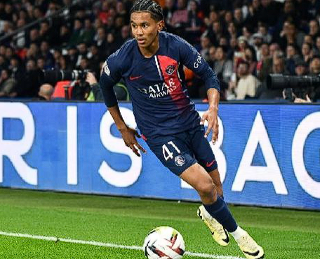 巴黎圣日耳曼新星马尤卢：低谷中的挣扎与破局之路