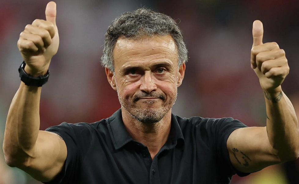 巴黎圣日耳曼惊险晋级,恩里克展望欧冠16强对决