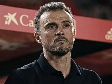 巴黎圣日耳曼惊险晋级，恩里克展望欧冠16强对决