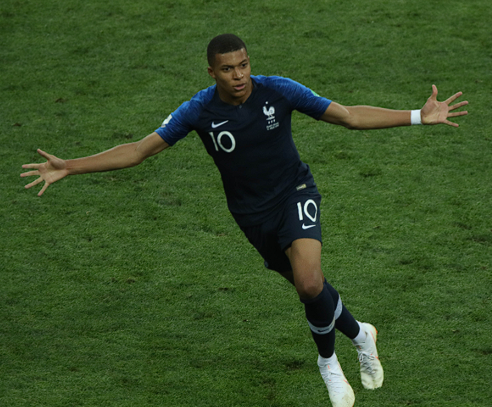 记者披露：姆巴佩自12月带伤征战，坚韧精神获赞